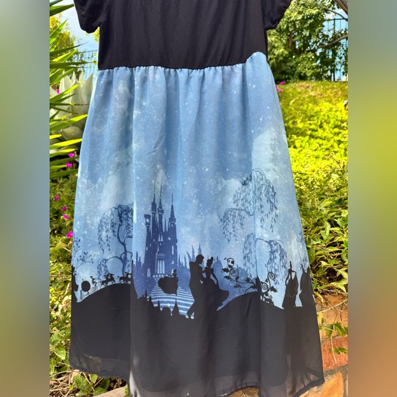 RARE - Disney Cinderella with a Castle on Background, Off-Shoulder XL Dress - Picture 4 of 11